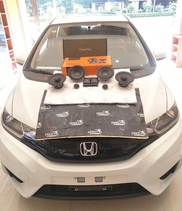 本田飞度入门汽车音响喇叭升级歌剧世家