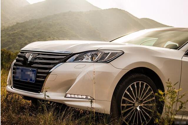 新塘丰田皇冠音响改装后，车主喜上眉梢地说...