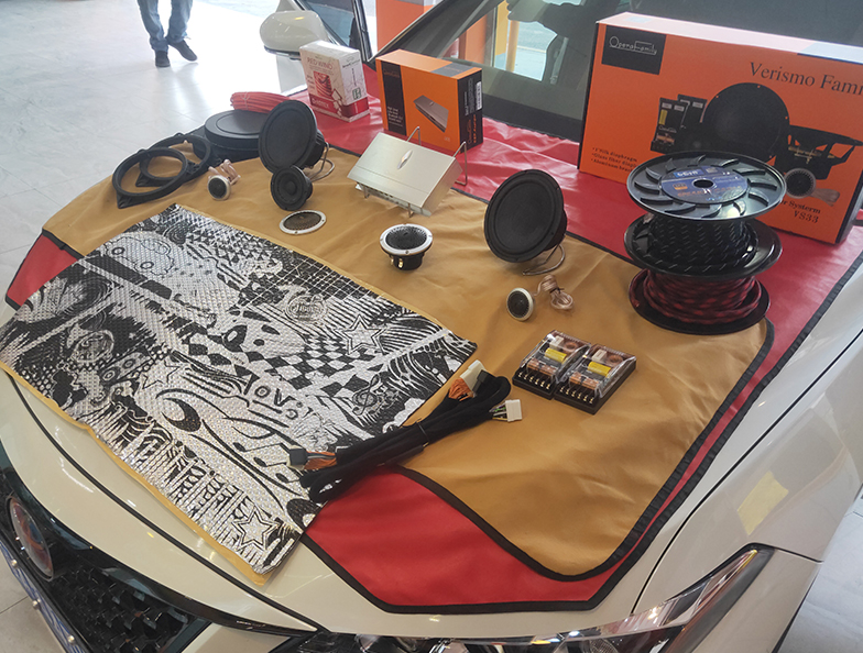 丰田亚洲龙改装歌剧世家音响 轻烧小系统音...