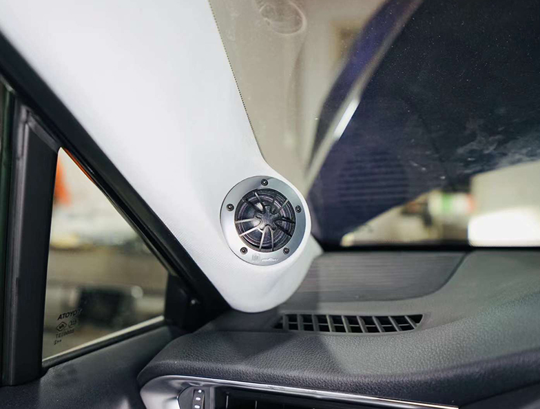 丰田凌放改装歌剧世家音响 轻松驾驭各种曲...