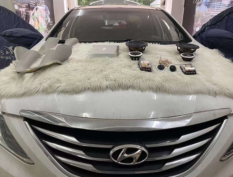 现代索纳塔8改装歌剧世家音响 小改怡情享...